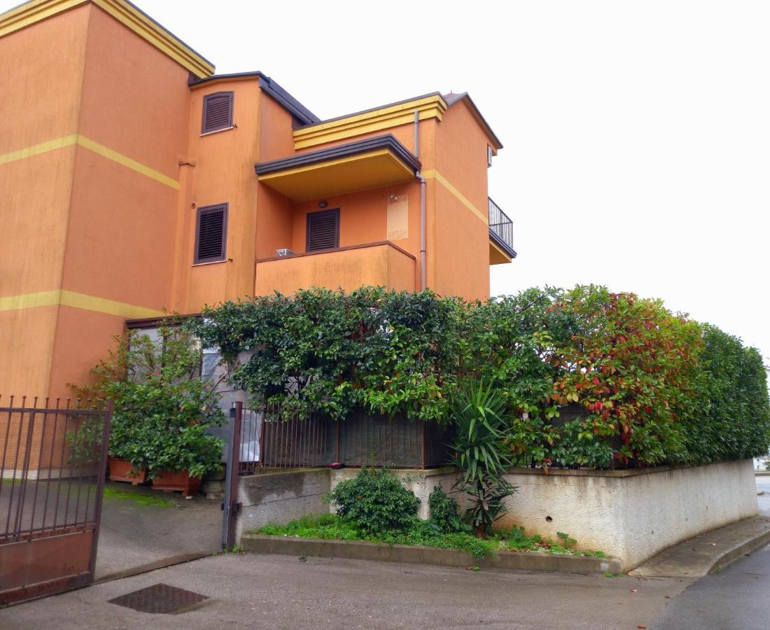 בארוניסי Takeamalficoast City Loft מראה חיצוני תמונה